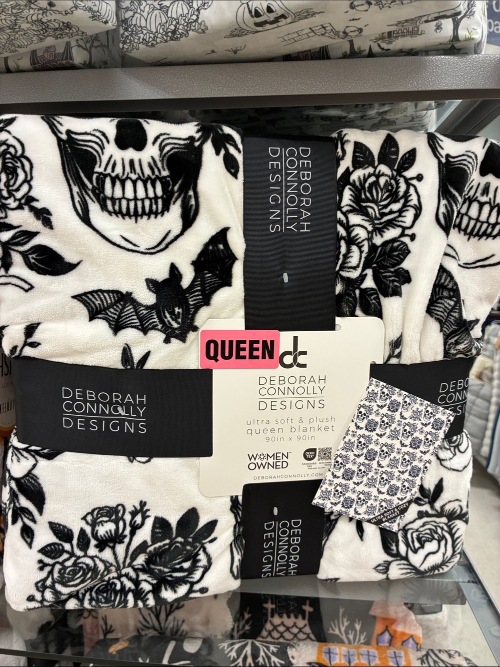Queen Plush Blanket in Black & White Floral Skull